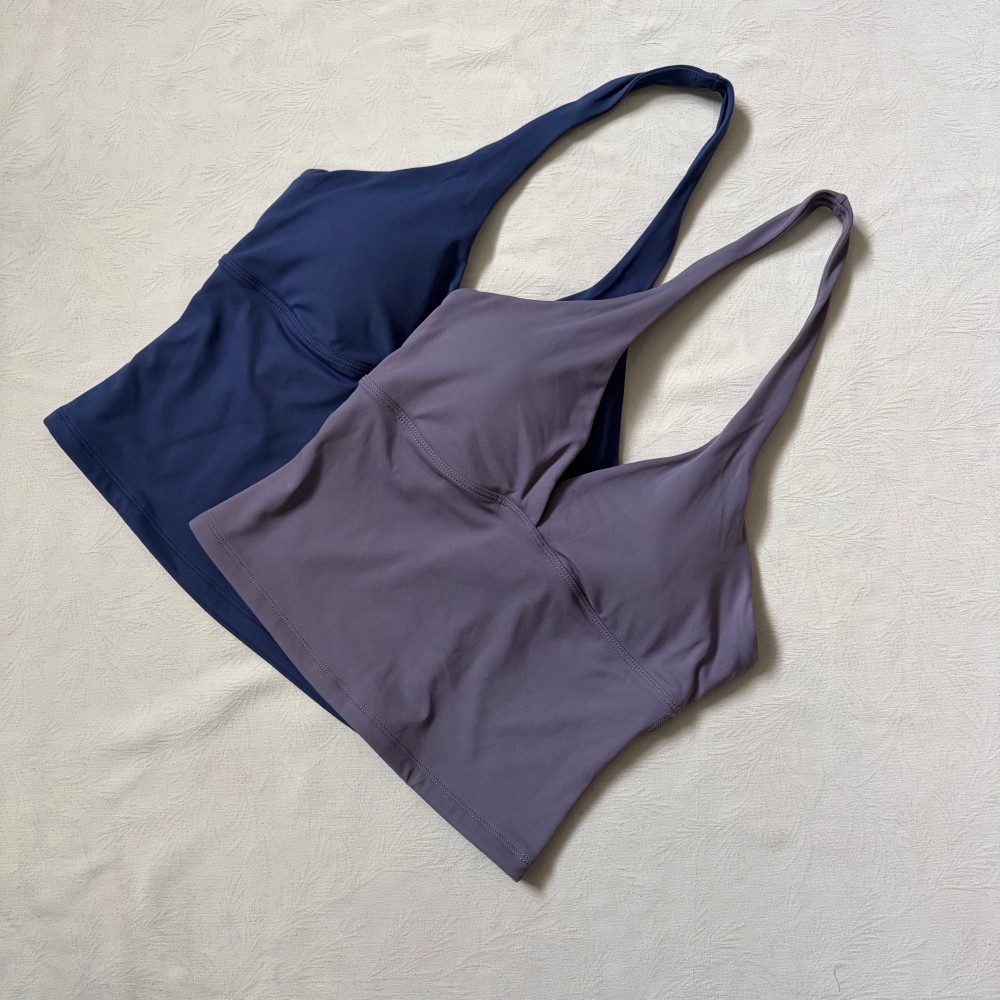 Yoga And Fitness Mat - Logo V-Ausschnitt Neckholder-Top mit Brustpolster Yoga-Kleidung